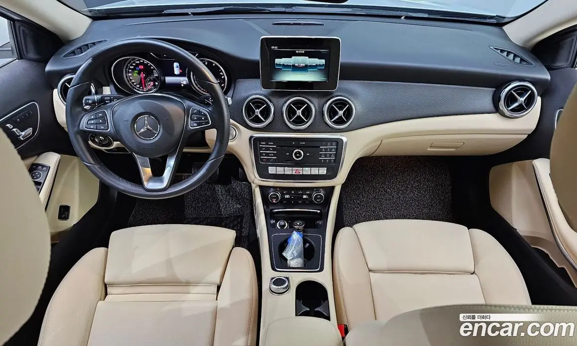 Mercedes-Benz GLA-Class 2018 2.0 автомат (гидро), фото 9 Mercedes-Benz GLA-Class 2018 2.0 автомат (гидро), фото 9