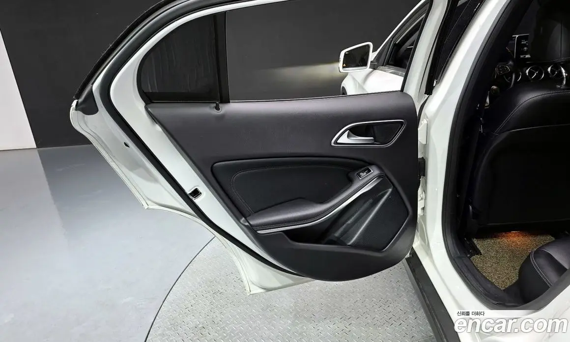 Mercedes-Benz GLA-Class 2019 2.0 автомат (гидро), фото 15 Mercedes-Benz GLA-Class 2019 2.0 автомат (гидро), фото 15