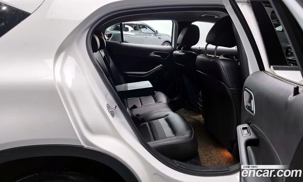 Mercedes-Benz GLA-Class 2019 2.0 автомат (гидро), фото 18 Mercedes-Benz GLA-Class 2019 2.0 автомат (гидро), фото 18