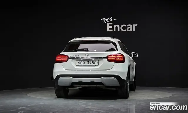 Mercedes-Benz GLA-Class 2019 2.0 автомат (гидро), миниатюра 4 Mercedes-Benz GLA-Class 2019 2.0 автомат (гидро), миниатюра 4