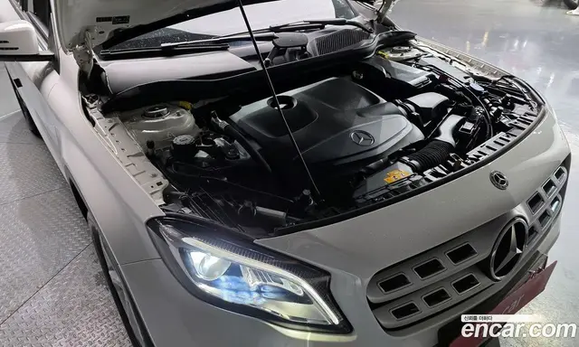 Mercedes-Benz GLA-Class 2019 2.0 автомат (гидро), миниатюра 6 Mercedes-Benz GLA-Class 2019 2.0 автомат (гидро), миниатюра 6