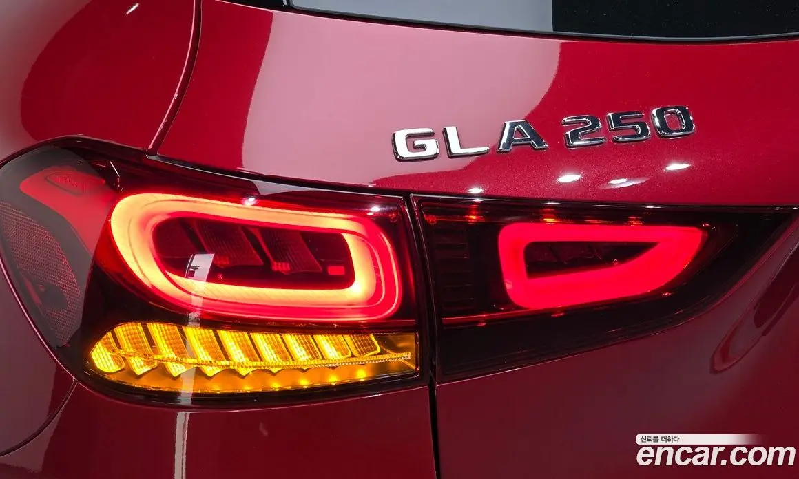 Mercedes-Benz GLA-Class 2020 2.0 автомат (гидро), фото 9