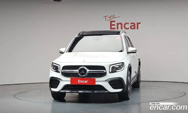 Mercedes-Benz GLB-Class 2023 2.0 автомат (гидро), миниатюра 3