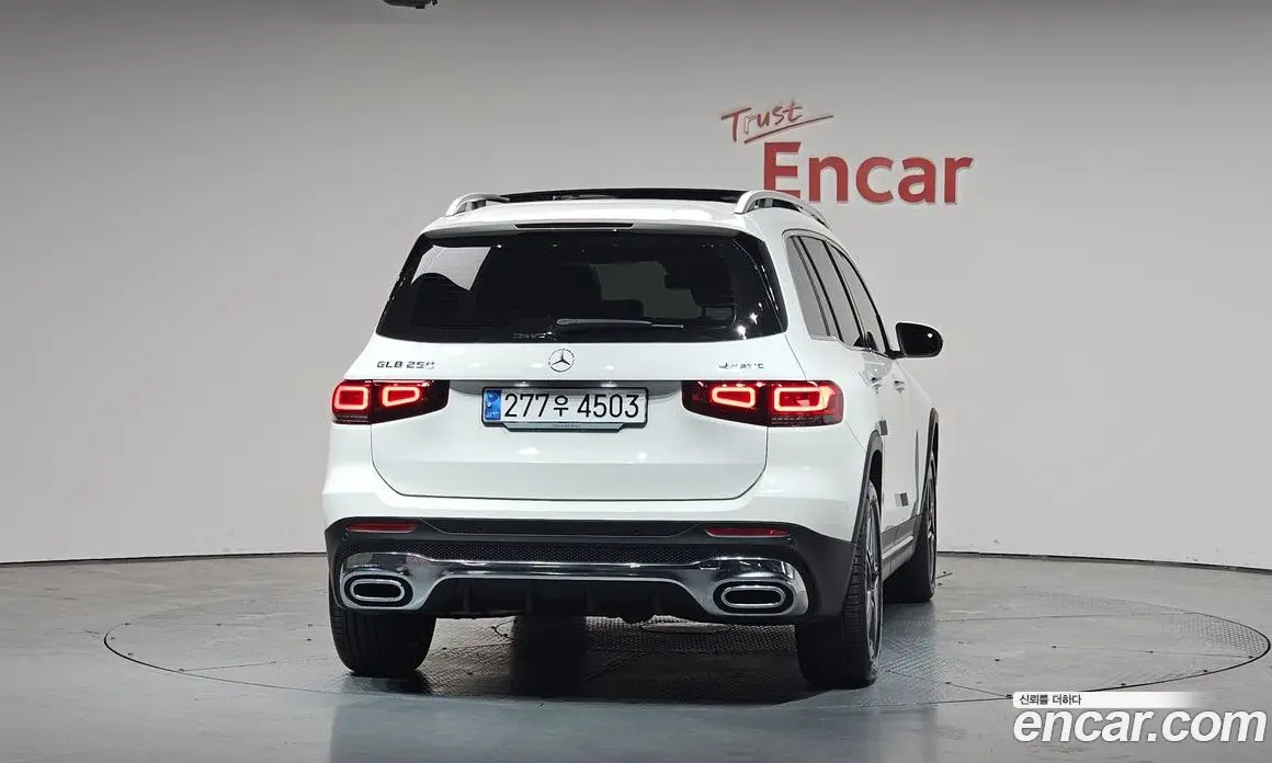 Mercedes-Benz GLB-Class 2023 2.0 автомат (гидро), фото 4