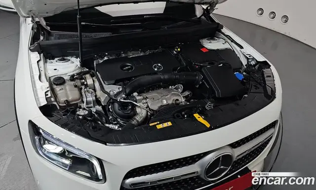 Mercedes-Benz GLB-Class 2023 2.0 автомат (гидро), миниатюра 6