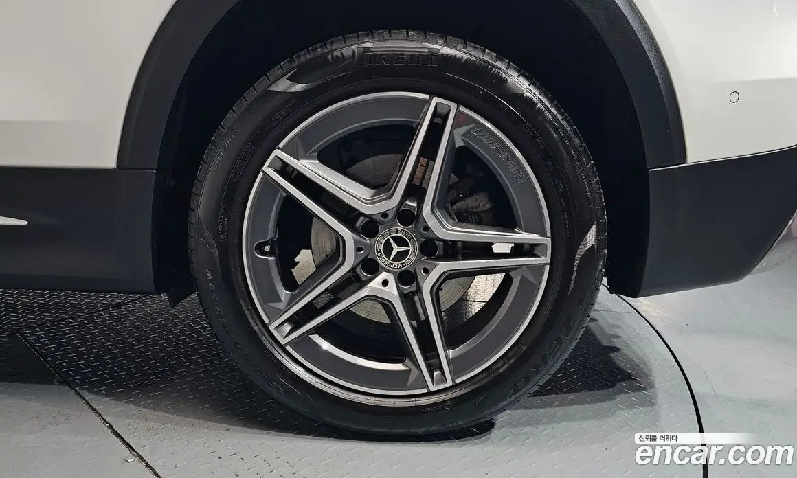 Mercedes-Benz GLB-Class 2023 2.0 автомат (гидро), фото 7