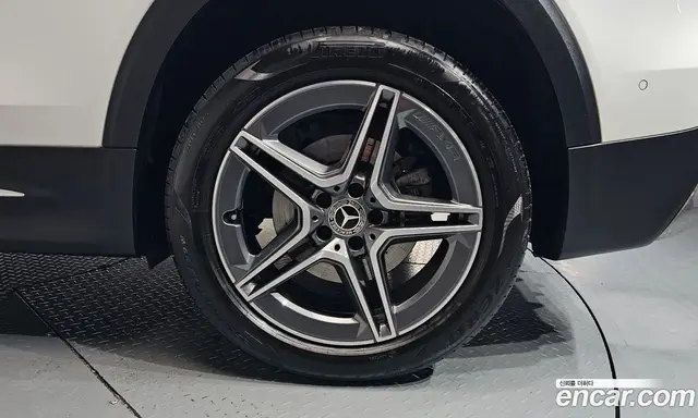Mercedes-Benz GLB-Class 2023 2.0 автомат (гидро), миниатюра 7