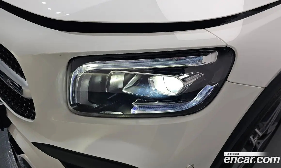 Mercedes-Benz GLB-Class 2023 2.0 автомат (гидро), фото 8
