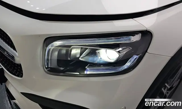 Mercedes-Benz GLB-Class 2023 2.0 автомат (гидро), миниатюра 8