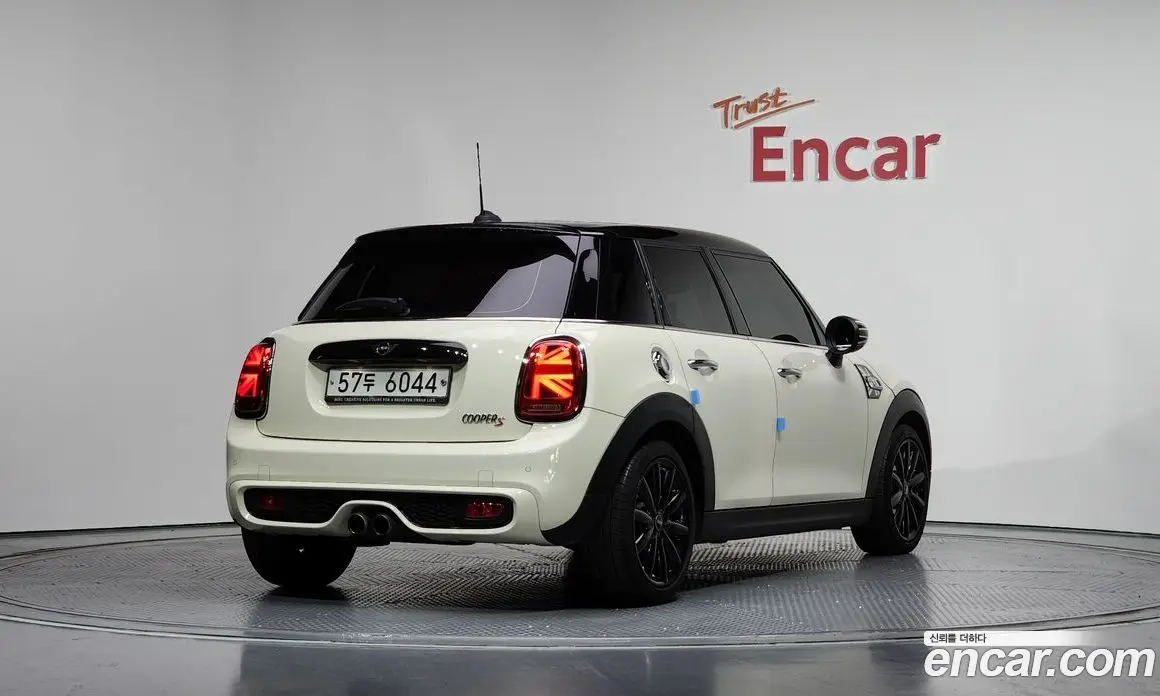 Mini Cooper 2019 2.0 автомат (гидро), фото 2 Mini Cooper 2019 2.0 автомат (гидро), фото 2