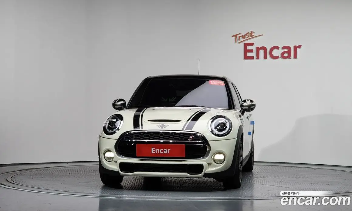 Mini Cooper 2019 2.0 автомат (гидро), фото 3 Mini Cooper 2019 2.0 автомат (гидро), фото 3