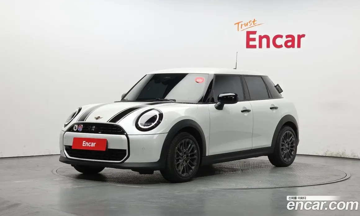 Mini Cooper 2025 2.0 автомат (гидро), фото 1 Mini Cooper 2025 2.0 автомат (гидро), фото 1