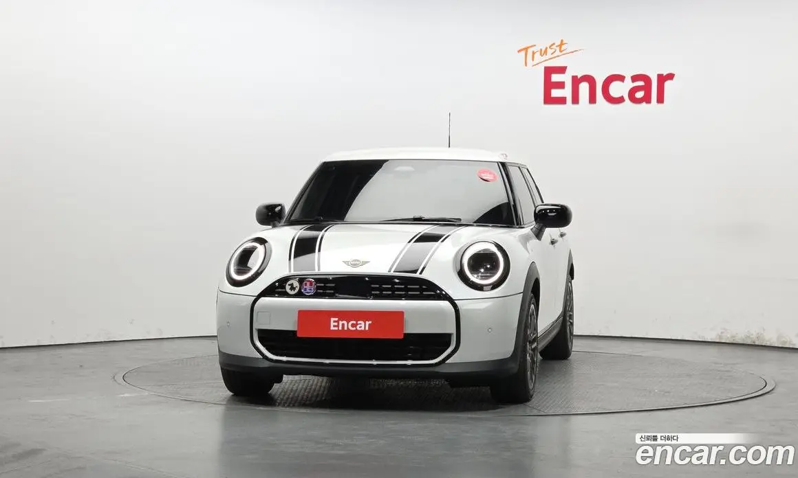 Mini Cooper 2025 2.0 автомат (гидро), фото 3 Mini Cooper 2025 2.0 автомат (гидро), фото 3