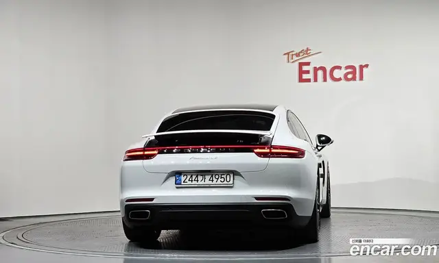Porsche Panamera 2018 3.0 автомат (гидро), миниатюра 4 Porsche Panamera 2018 3.0 автомат (гидро), миниатюра 4