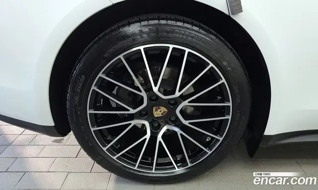 Porsche Panamera 2018 3.0 автомат (гидро), миниатюра 5 Porsche Panamera 2018 3.0 автомат (гидро), миниатюра 5