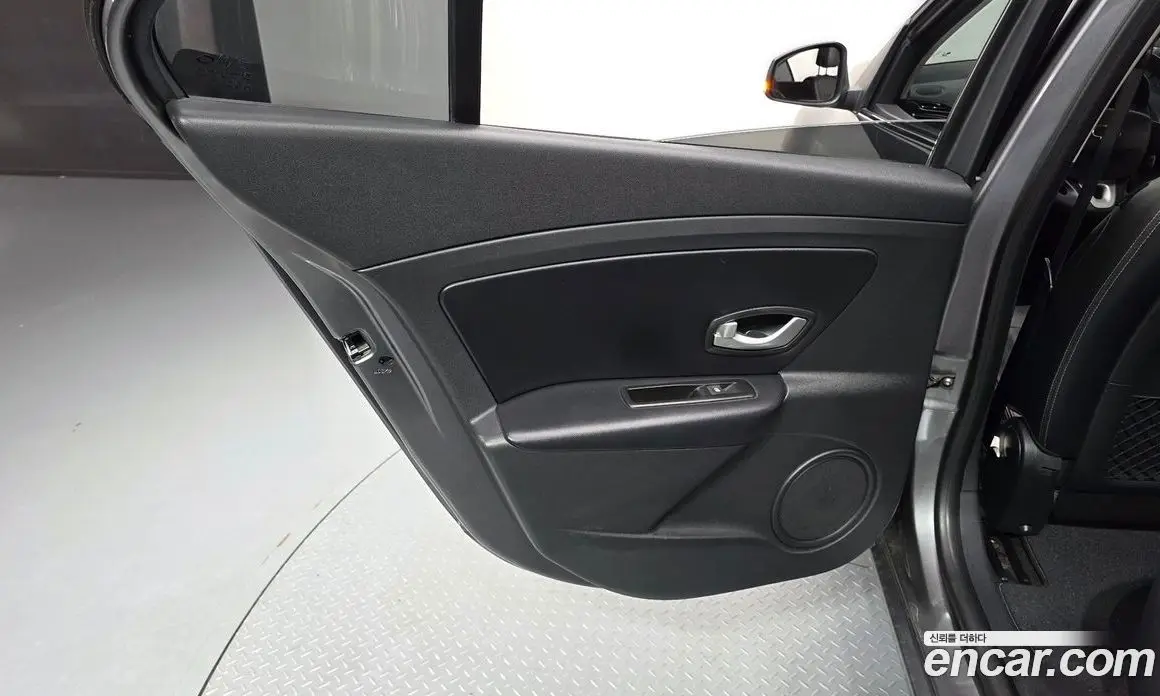 Renault (Samsung) SM3 2015 1.6 автомат (гидро), фото 15 Renault (Samsung) SM3 2015 1.6 автомат (гидро), фото 15