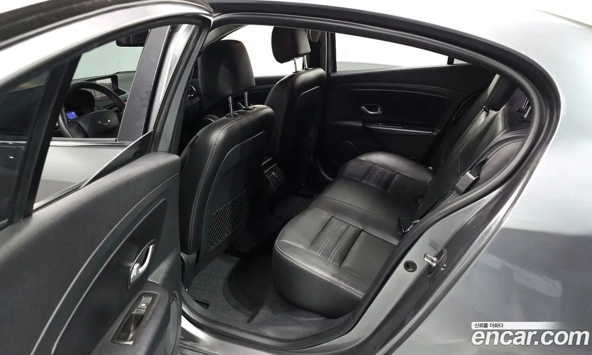 Renault (Samsung) SM3 2015 1.6 автомат (гидро), фото 18 Renault (Samsung) SM3 2015 1.6 автомат (гидро), фото 18