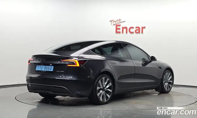Tesla Model 3, 2025, 19 342 км