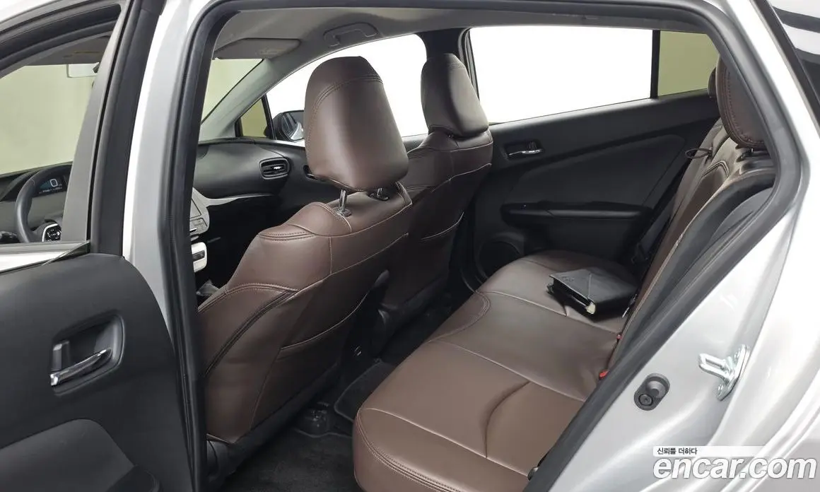 Toyota Prius 2018 1.8 автомат (гидро), фото 16