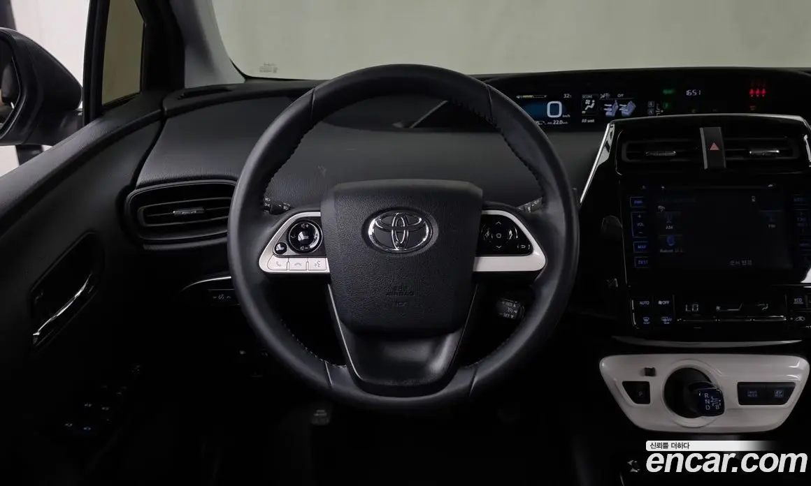 Toyota Prius 2018 1.8 автомат (гидро), фото 19