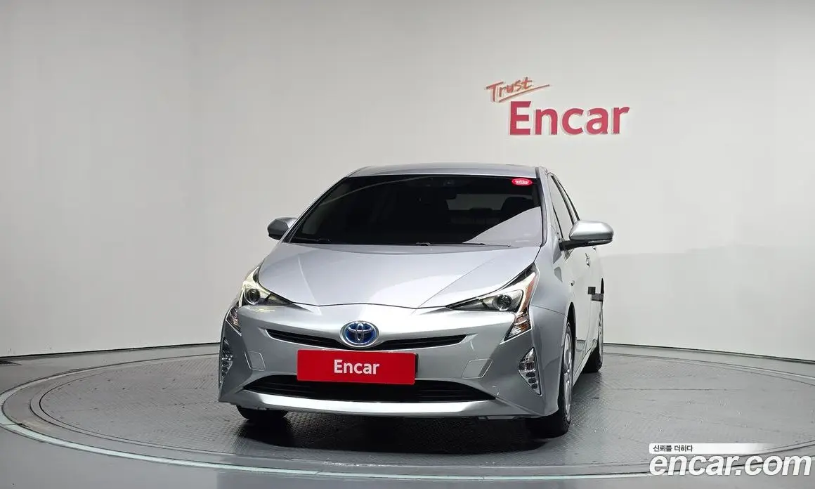 Toyota Prius 2018 1.8 автомат (гидро), фото 3