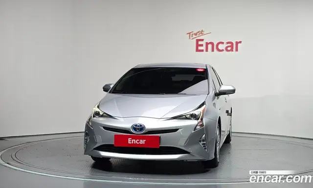 Toyota Prius 2018 1.8 автомат (гидро), миниатюра 3