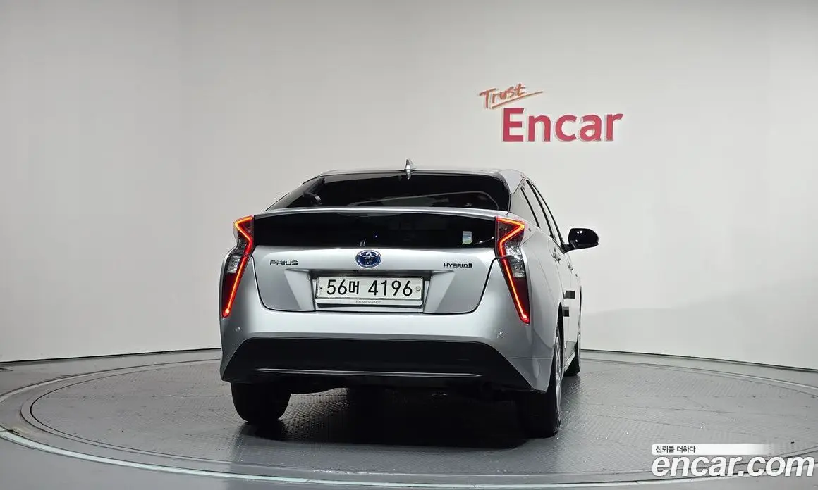 Toyota Prius 2018 1.8 автомат (гидро), фото 4