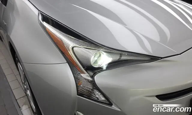 Toyota Prius 2018 1.8 автомат (гидро), миниатюра 8