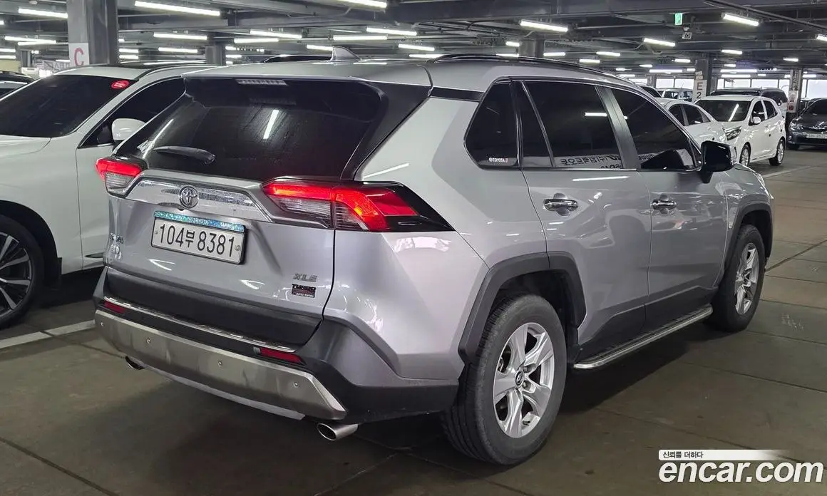 Toyota RAV4 2019 2.5 автомат (гидро), фото 4