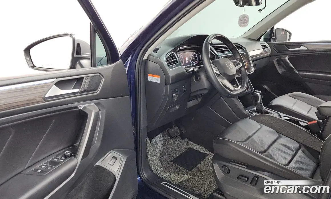 Volkswagen Tiguan 2023 2.0 автомат (гидро), фото 13 Volkswagen Tiguan 2023 2.0 автомат (гидро), фото 13