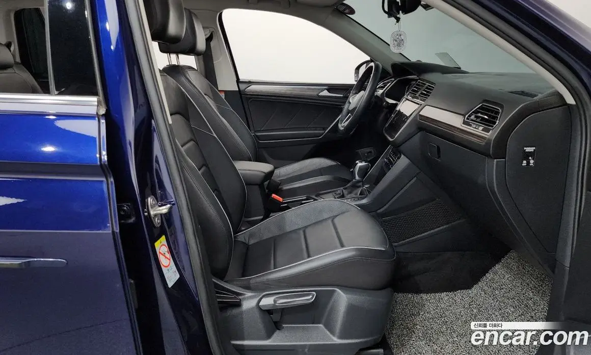 Volkswagen Tiguan 2023 2.0 автомат (гидро), фото 16 Volkswagen Tiguan 2023 2.0 автомат (гидро), фото 16