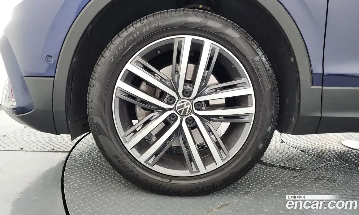 Volkswagen Tiguan 2023 2.0 автомат (гидро), фото 5 Volkswagen Tiguan 2023 2.0 автомат (гидро), фото 5