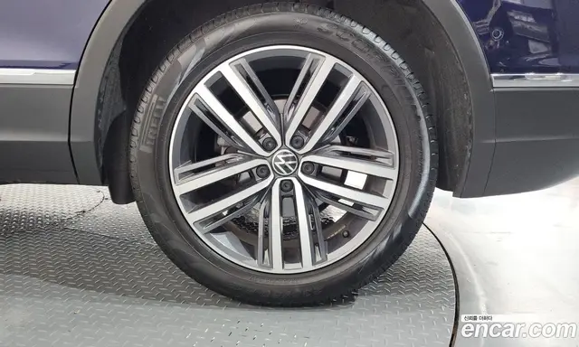 Volkswagen Tiguan 2023 2.0 автомат (гидро), миниатюра 7 Volkswagen Tiguan 2023 2.0 автомат (гидро), миниатюра 7