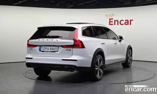 Volvo V60 2020 2.0 автомат (гидро), миниатюра 2 Volvo V60 2020 2.0 автомат (гидро), миниатюра 2