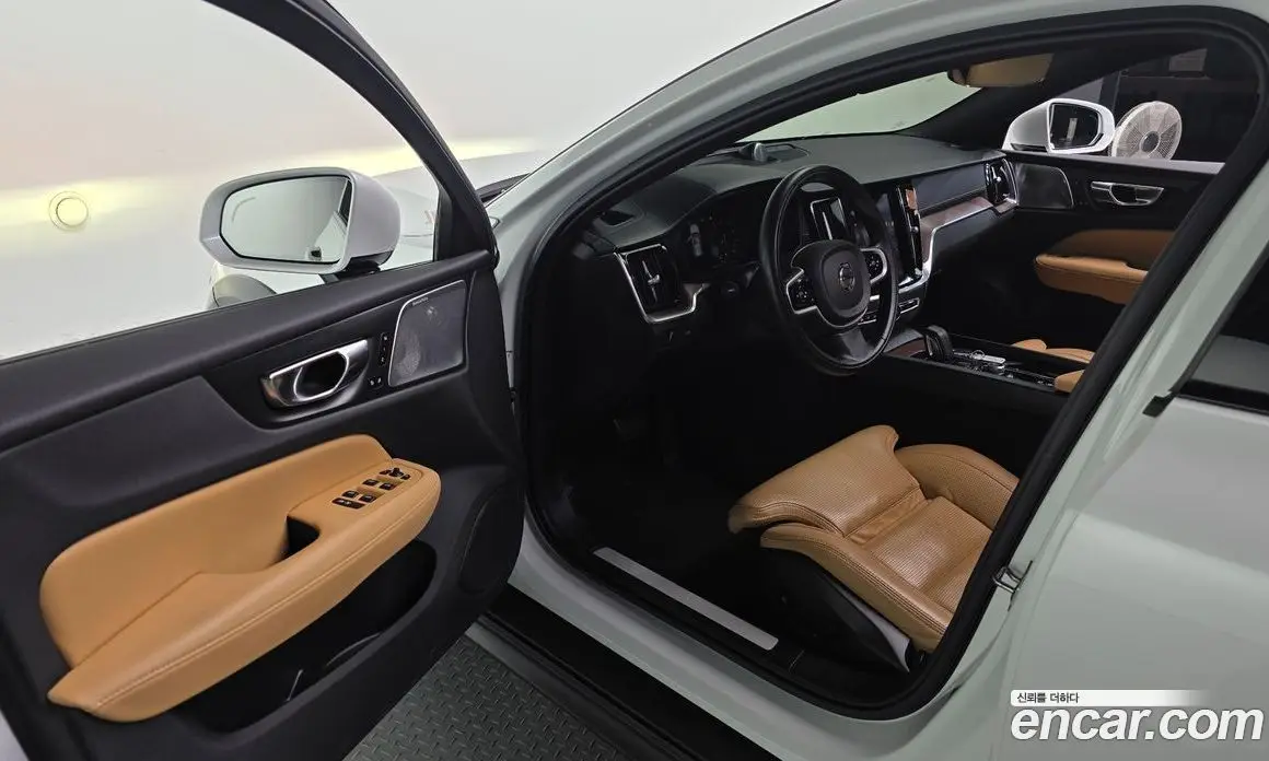 Volvo V60 2020 2.0 автомат (гидро), фото 13 Volvo V60 2020 2.0 автомат (гидро), фото 13