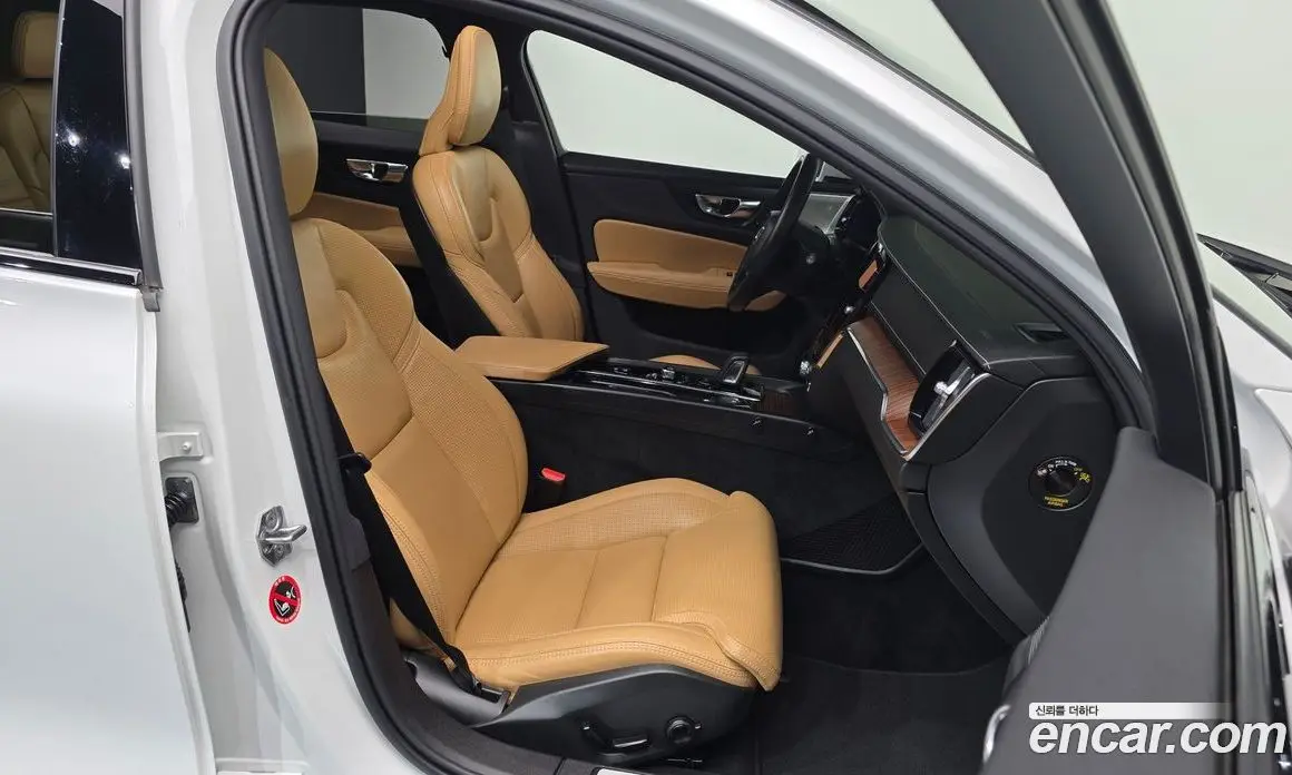 Volvo V60 2020 2.0 автомат (гидро), фото 16 Volvo V60 2020 2.0 автомат (гидро), фото 16