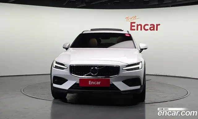 Volvo V60 2020 2.0 автомат (гидро), миниатюра 3 Volvo V60 2020 2.0 автомат (гидро), миниатюра 3