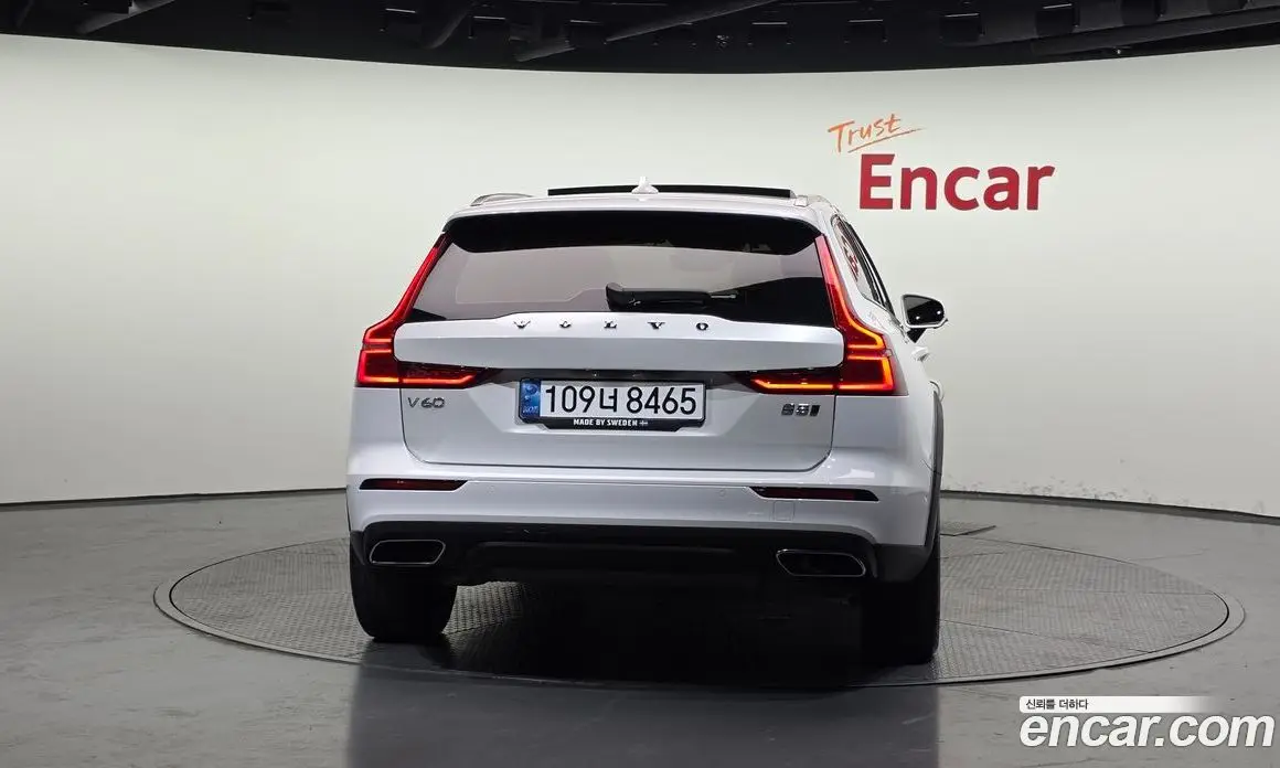 Volvo V60 2020 2.0 автомат (гидро), фото 4 Volvo V60 2020 2.0 автомат (гидро), фото 4