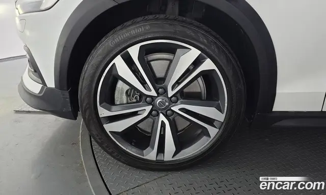 Volvo V60 2020 2.0 автомат (гидро), миниатюра 5 Volvo V60 2020 2.0 автомат (гидро), миниатюра 5