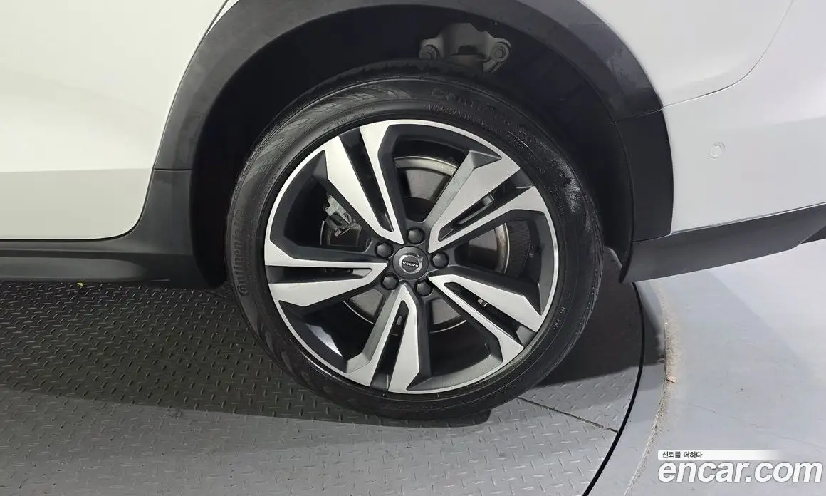 Volvo V60 2020 2.0 автомат (гидро), фото 7 Volvo V60 2020 2.0 автомат (гидро), фото 7
