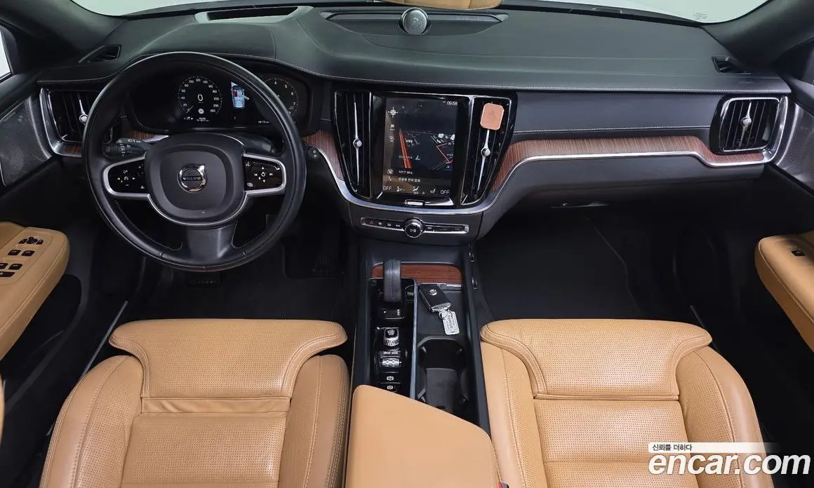 Volvo V60 2020 2.0 автомат (гидро), фото 10 Volvo V60 2020 2.0 автомат (гидро), фото 10