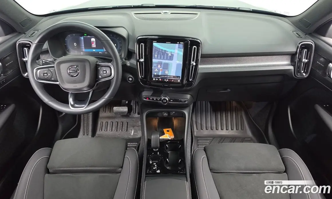 Volvo XC40 2025 2.0 автомат (гидро), фото 10 Volvo XC40 2025 2.0 автомат (гидро), фото 10