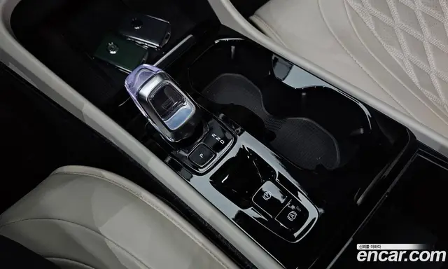 Volvo XC40 2025 2.0 автомат (гидро), миниатюра 12