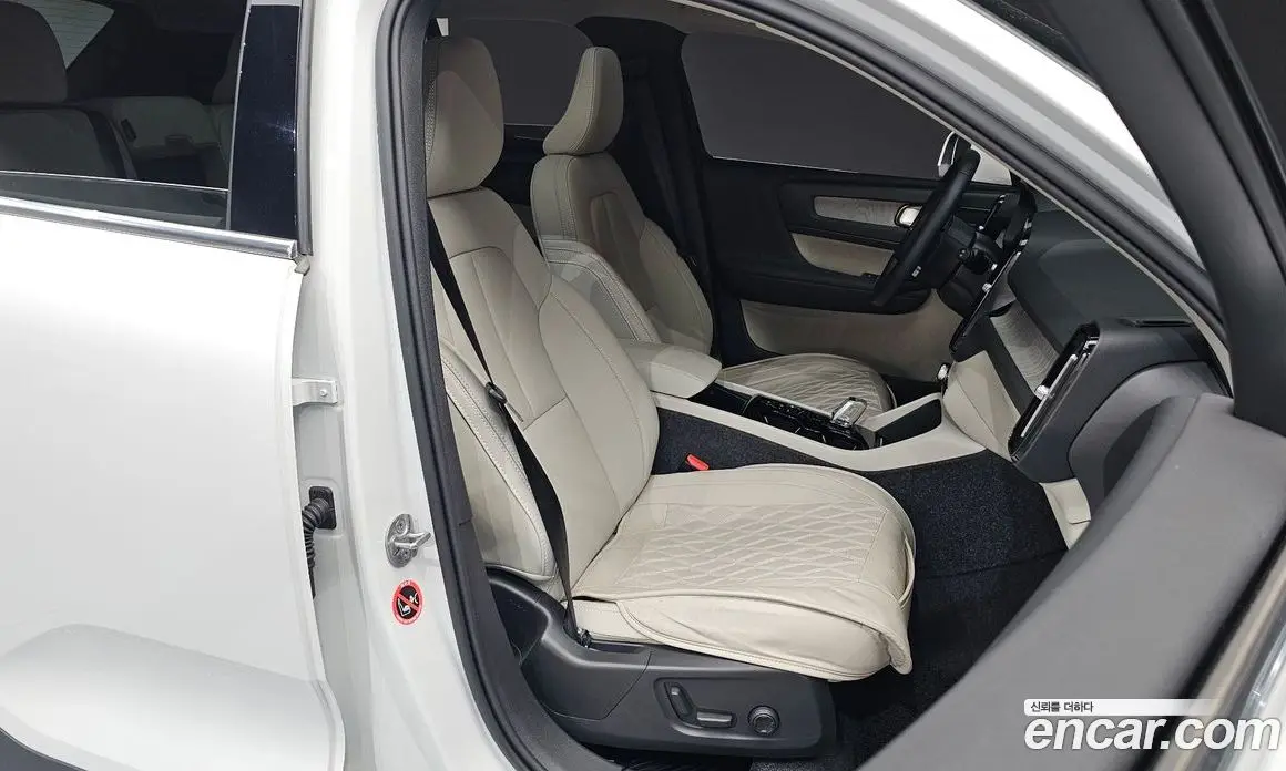 Volvo XC40 2025 2.0 автомат (гидро), фото 16 Volvo XC40 2025 2.0 автомат (гидро), фото 16
