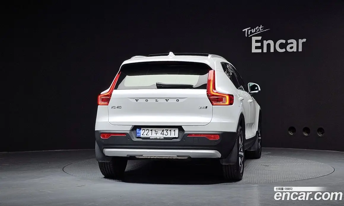 Volvo XC40 2025 2.0 автомат (гидро), фото 4 Volvo XC40 2025 2.0 автомат (гидро), фото 4