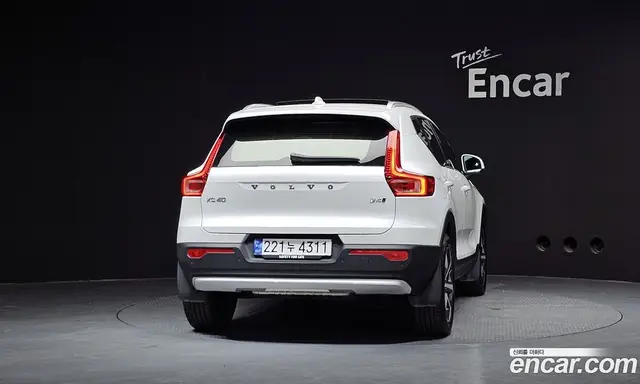 Volvo XC40 2025 2.0 автомат (гидро), миниатюра 4 Volvo XC40 2025 2.0 автомат (гидро), миниатюра 4
