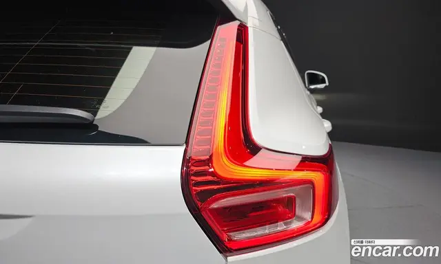 Volvo XC40 2025 2.0 автомат (гидро), миниатюра 9 Volvo XC40 2025 2.0 автомат (гидро), миниатюра 9