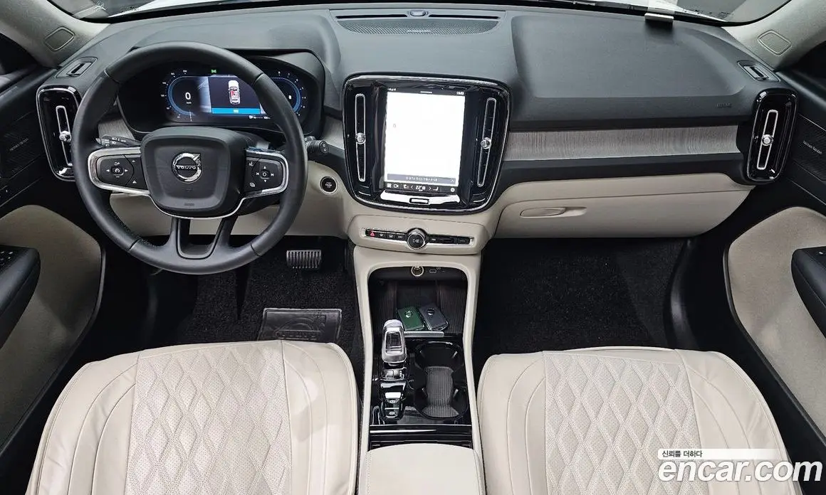 Volvo XC40 2025 2.0 автомат (гидро), фото 10 Volvo XC40 2025 2.0 автомат (гидро), фото 10