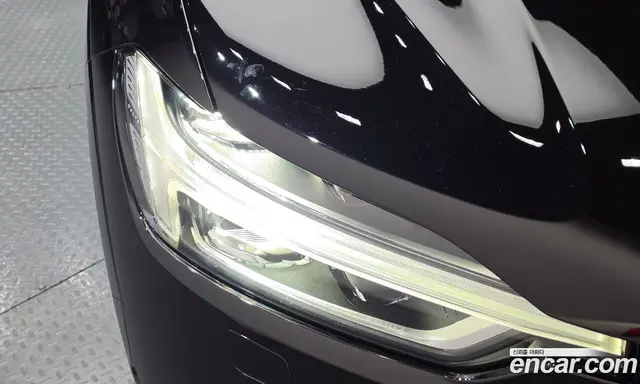 Volvo XC60 2021 2.0 автомат (гидро), миниатюра 5 Volvo XC60 2021 2.0 автомат (гидро), миниатюра 5