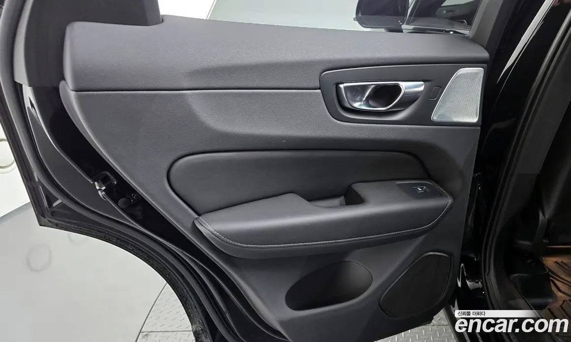 Volvo XC60 2022 2.0 автомат (гидро), фото 15 Volvo XC60 2022 2.0 автомат (гидро), фото 15